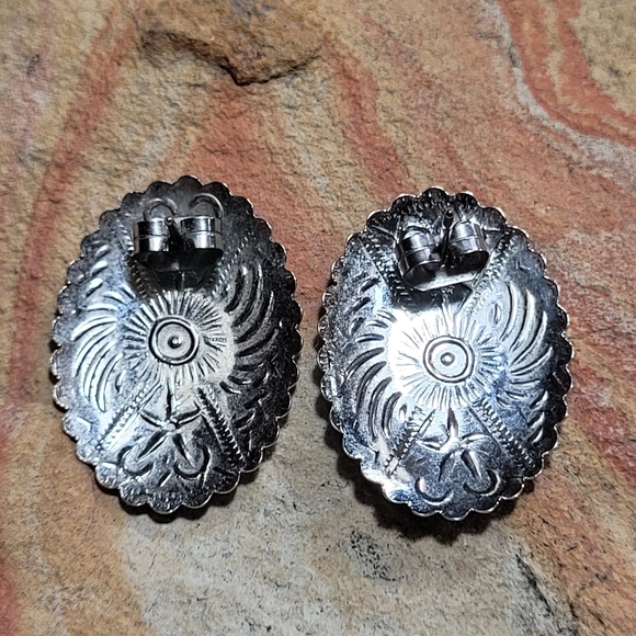 Concho Stud Earrings. - Picture 2 of 8